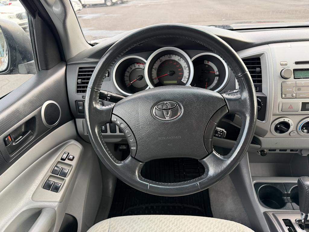 Thumbnail: 2011 Toyota Tacoma - 6