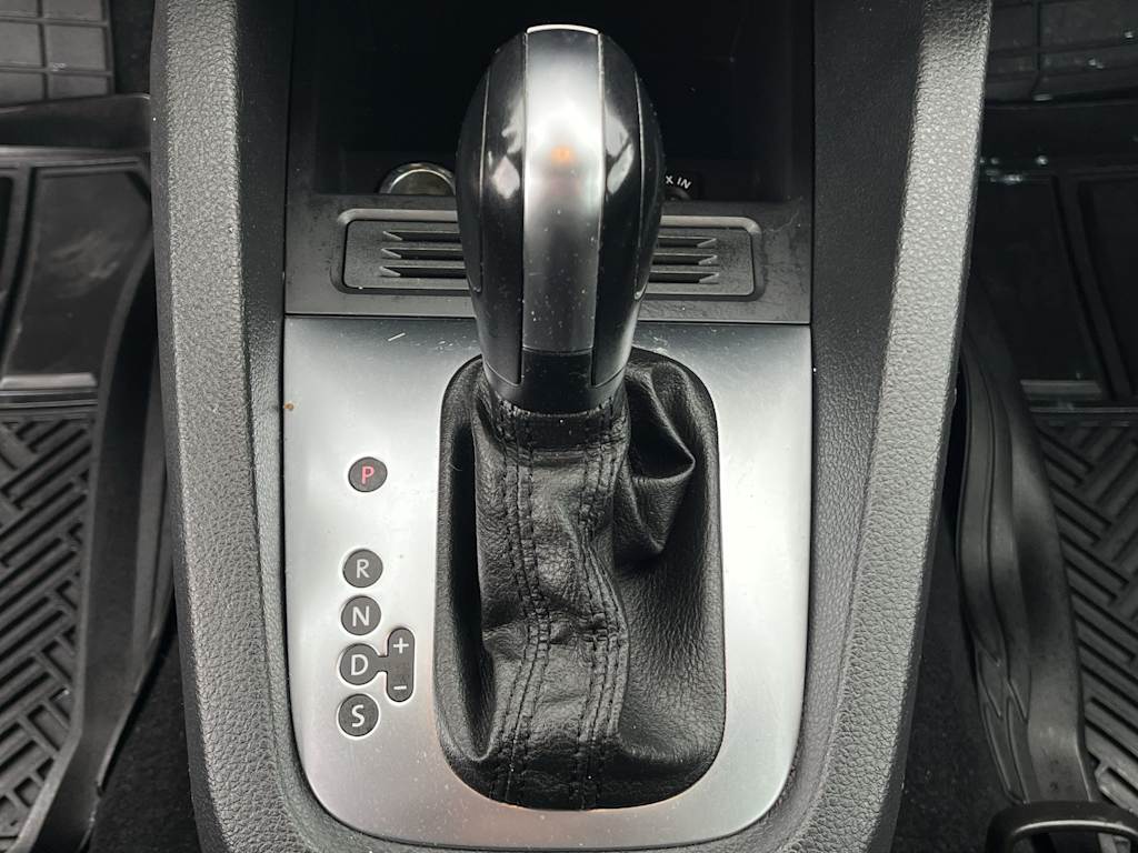 Thumbnail: 2014 Volkswagen Jetta - 15