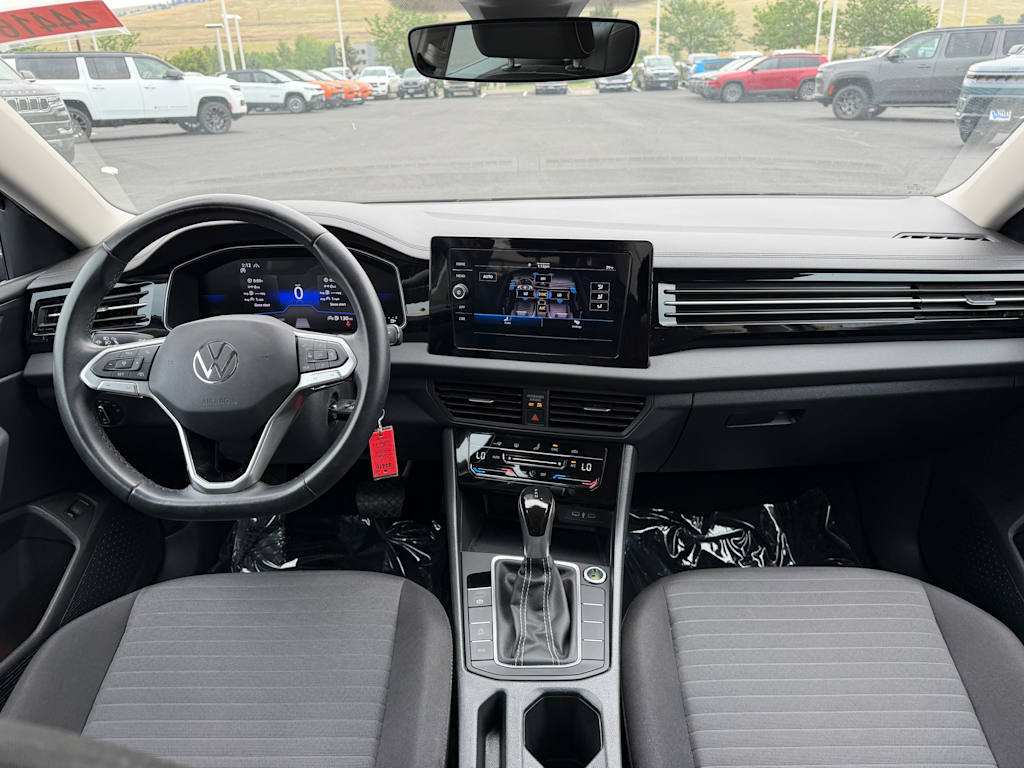 Thumbnail: 2025 Volkswagen Jetta - 2