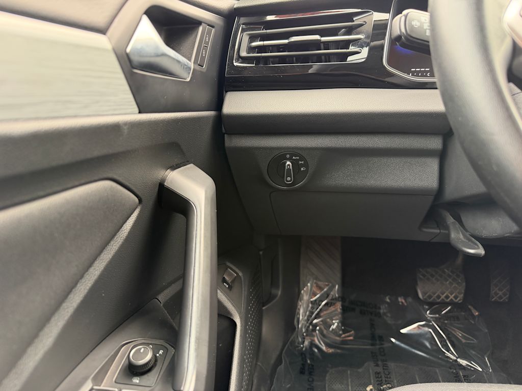 Thumbnail: 2025 Volkswagen Jetta - 20