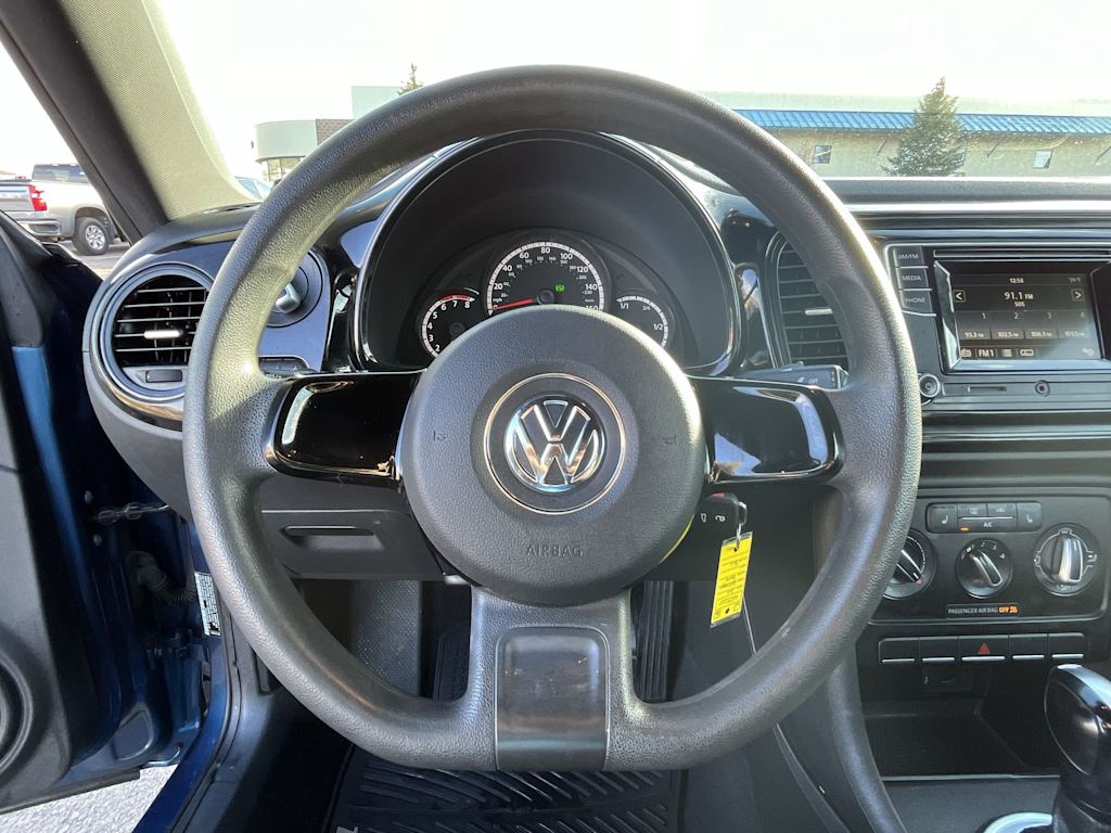 2016 Volkswagen Beetle S 14