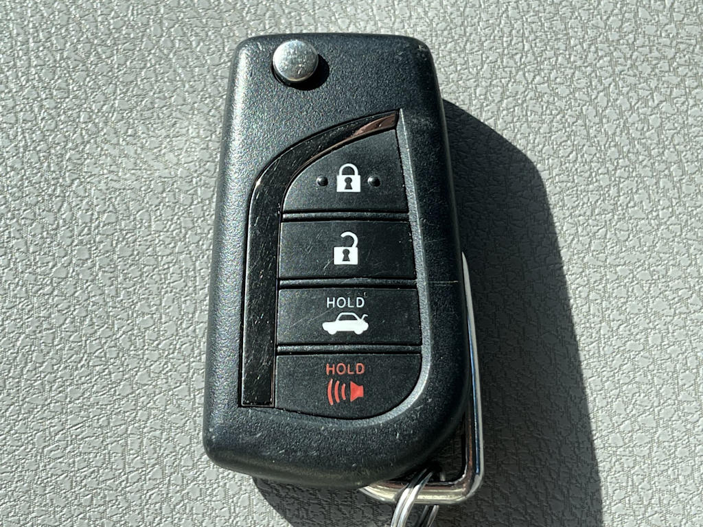 2022 Toyota Camry LE 19