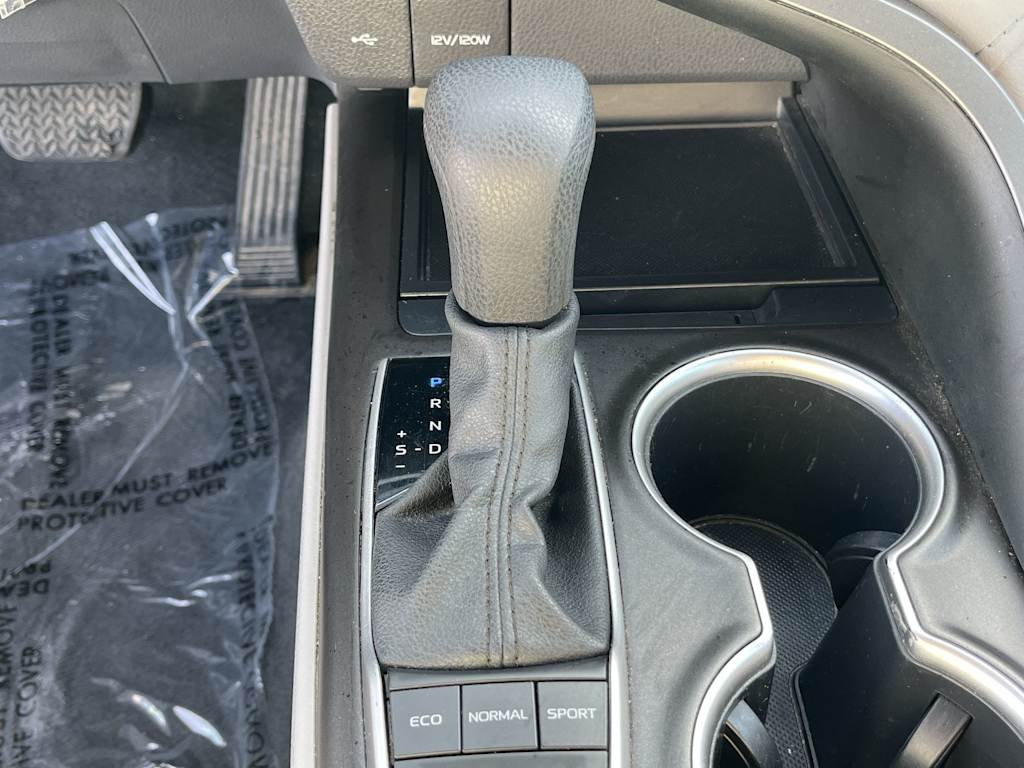 2022 Toyota Camry LE 16