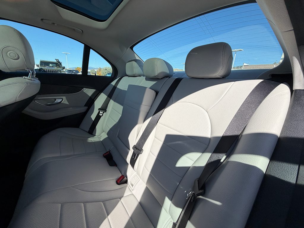 Thumbnail: 2015 Mercedes-Benz C-Class - 8