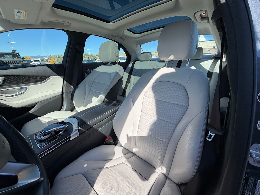 Thumbnail: 2015 Mercedes-Benz C-Class - 7