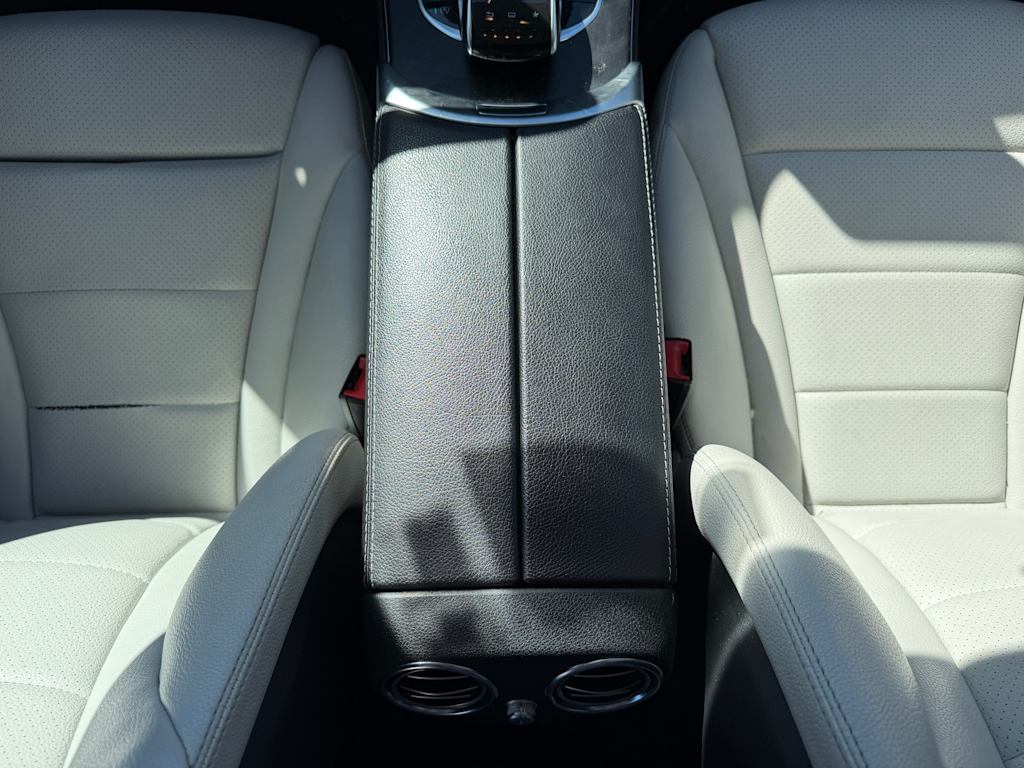 Thumbnail: 2015 Mercedes-Benz C-Class - 21