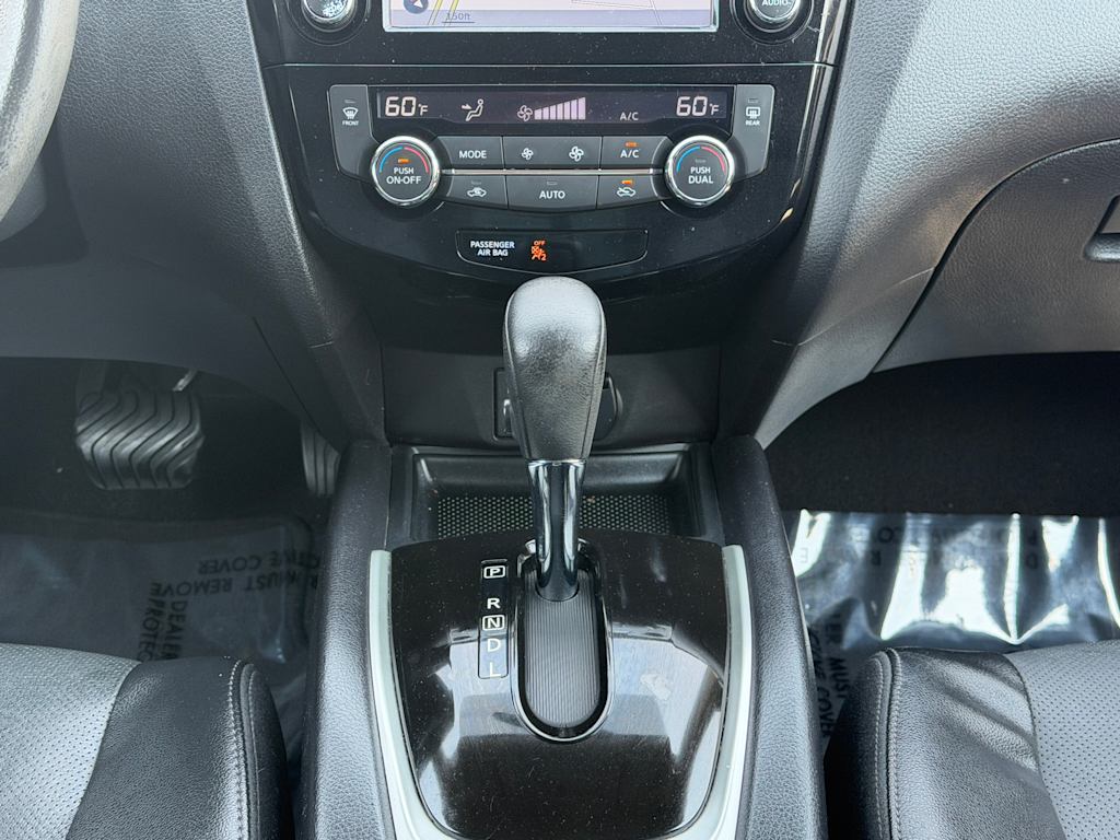 Thumbnail: 2015 Nissan Rogue - 11