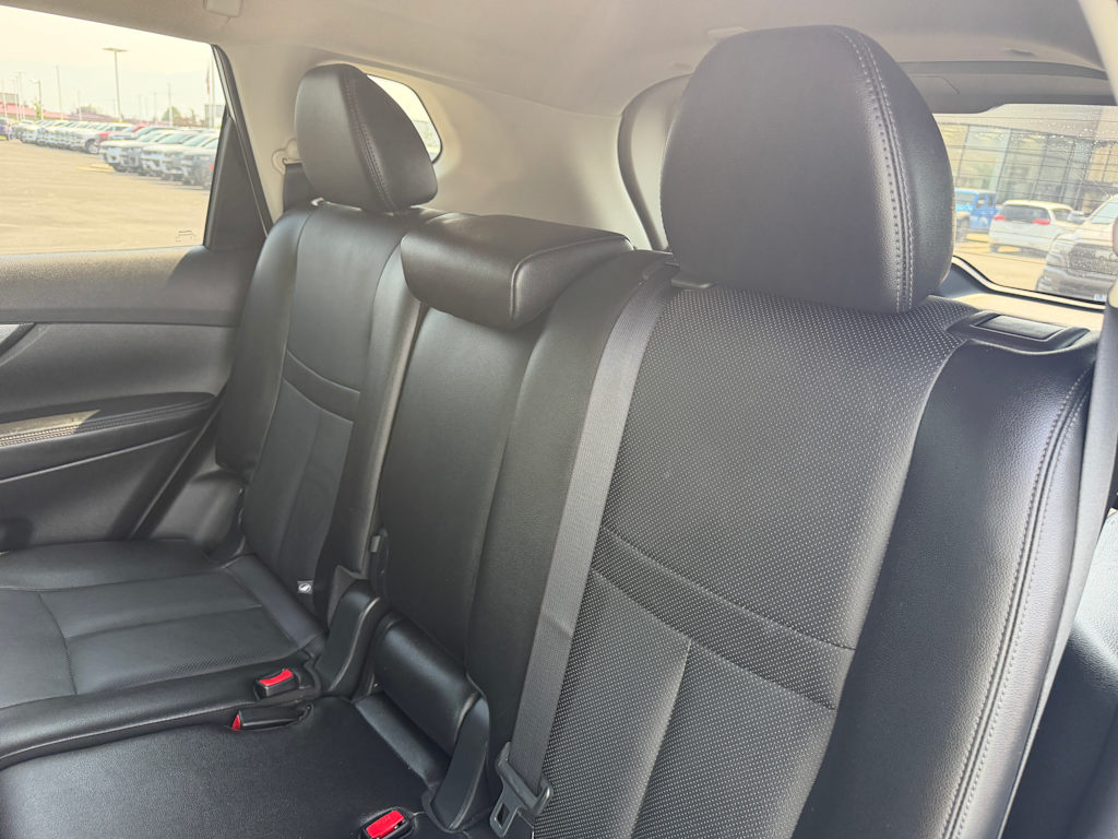 Thumbnail: 2015 Nissan Rogue - 9