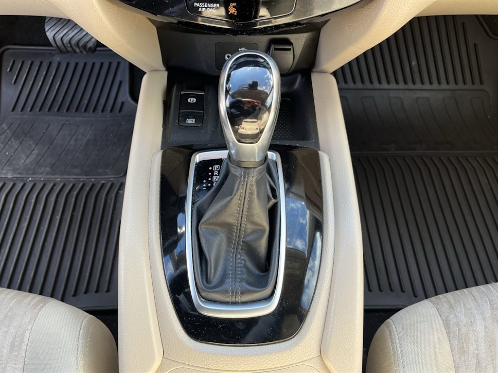 Thumbnail: 2019 Nissan Rogue - 16