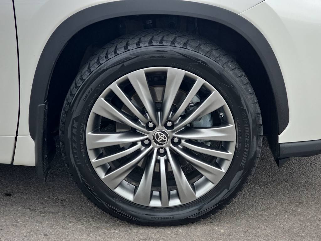 Thumbnail: 2021 Toyota Highlander - 8