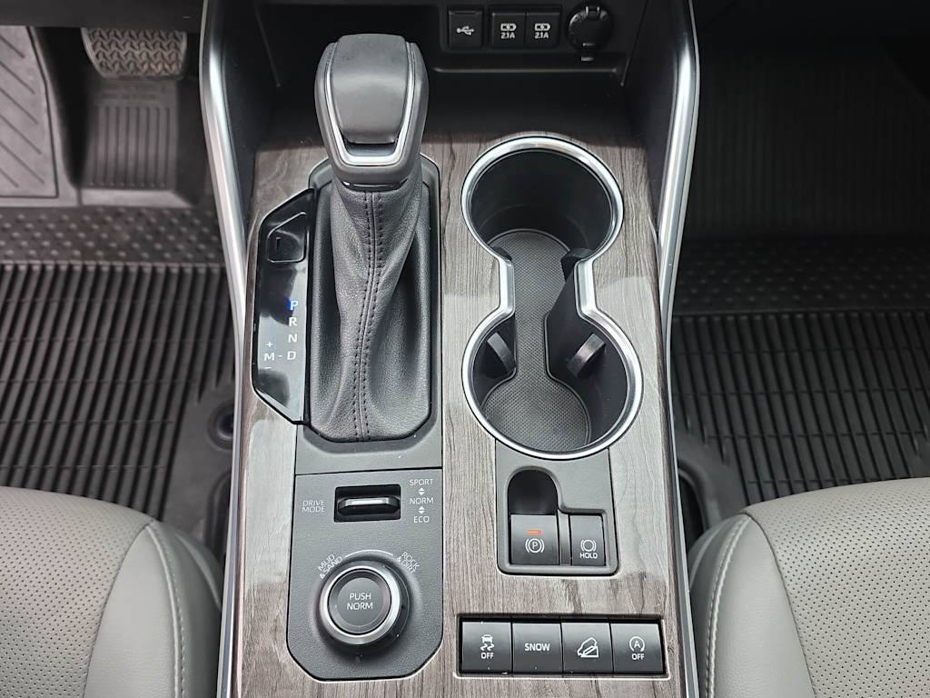 Thumbnail: 2021 Toyota Highlander - 16