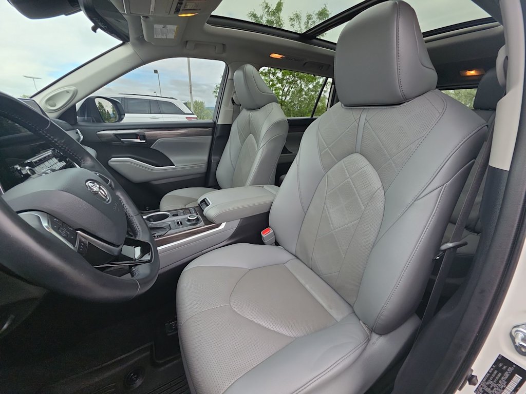 Thumbnail: 2021 Toyota Highlander - 11
