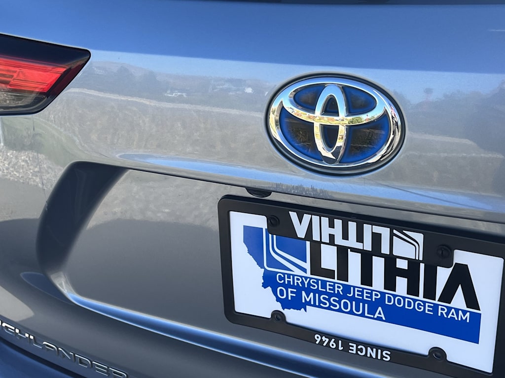 Thumbnail: 2021 Toyota Highlander - 24