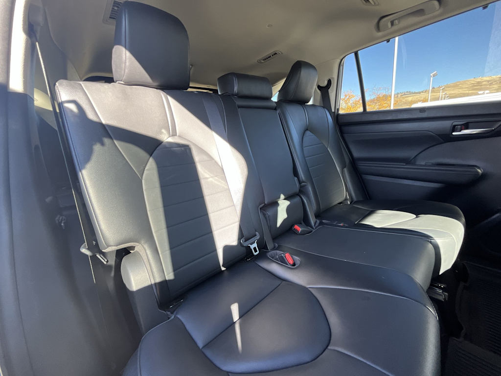 Thumbnail: 2021 Toyota Highlander - 13