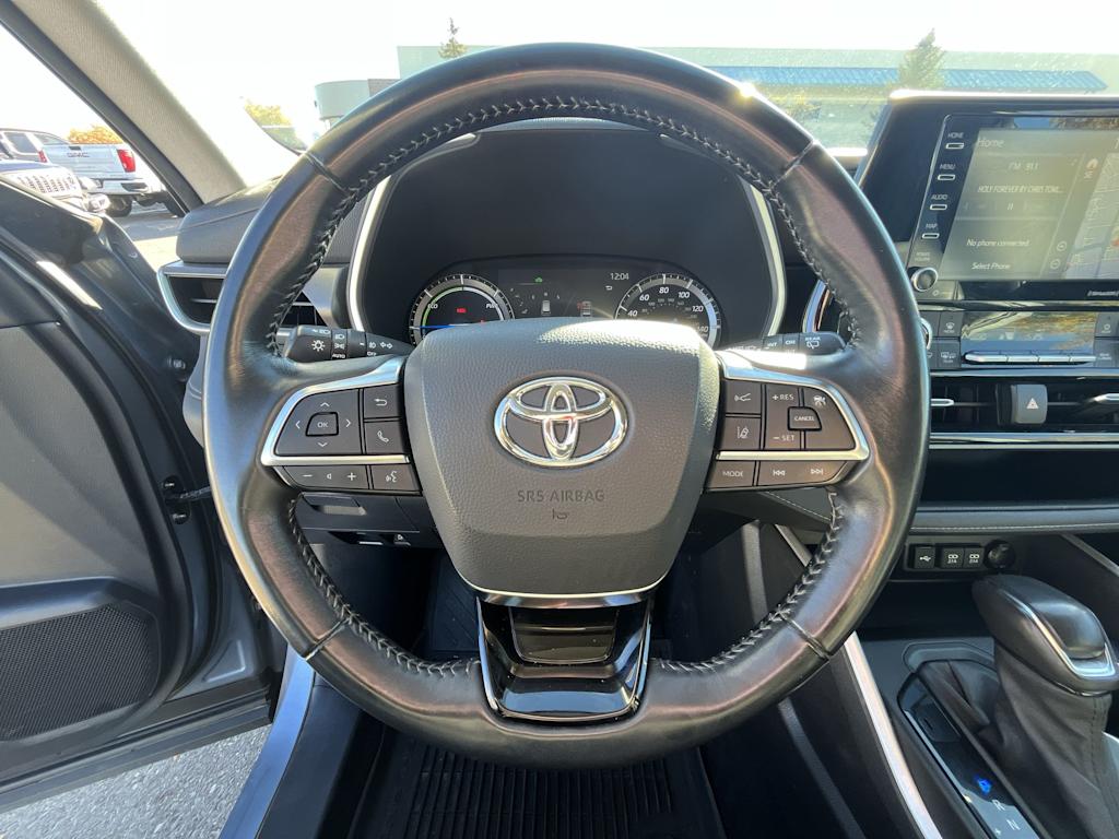 Thumbnail: 2021 Toyota Highlander - 14