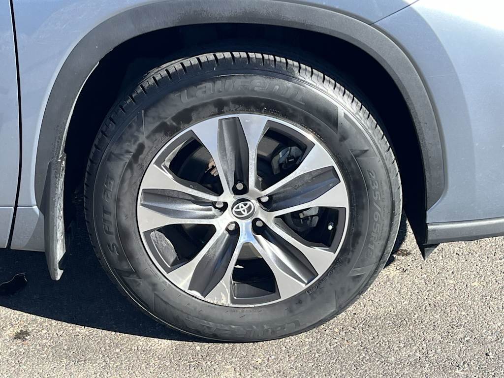 Thumbnail: 2021 Toyota Highlander - 8