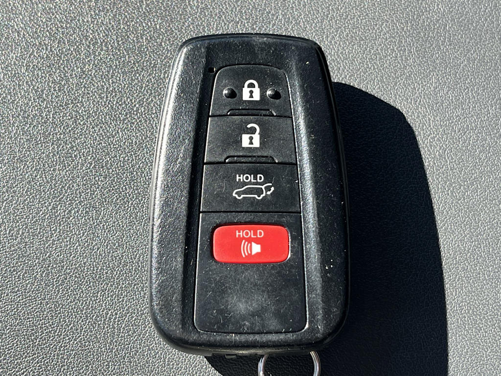 Thumbnail: 2021 Toyota Highlander - 19