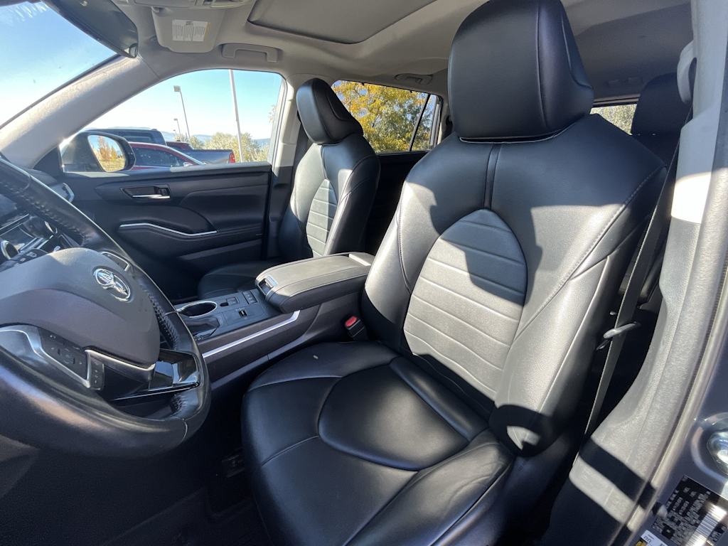 Thumbnail: 2021 Toyota Highlander - 11