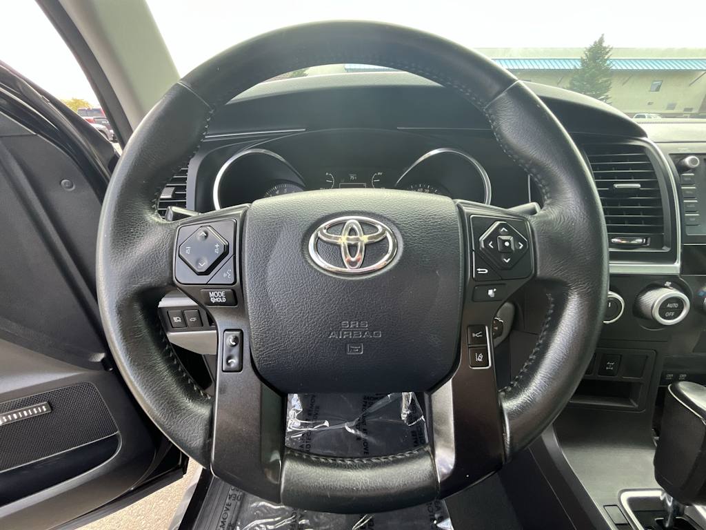 Thumbnail: 2020 Toyota Sequoia - 14