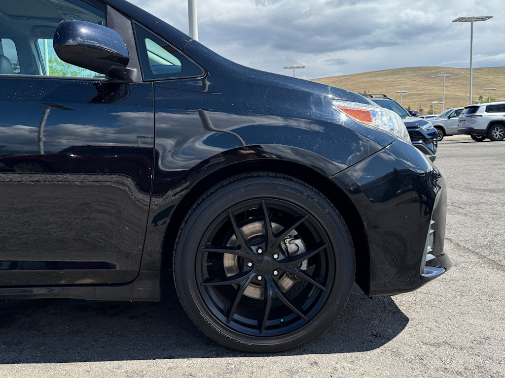 Thumbnail: 2020 Toyota Sienna - 5