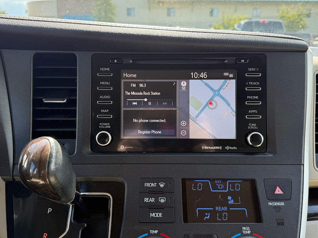 Thumbnail: 2020 Toyota Sienna - 11