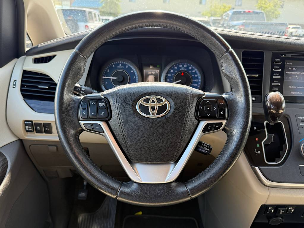 Thumbnail: 2020 Toyota Sienna - 6
