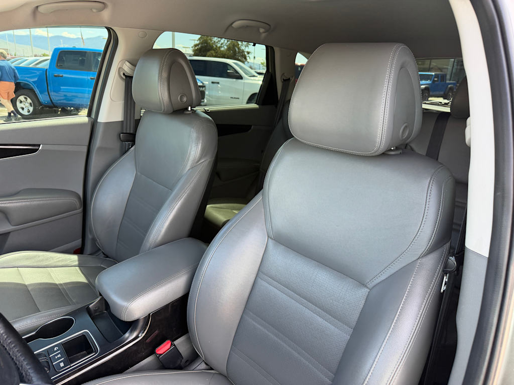 Thumbnail: 2016 Kia Sorento - 7