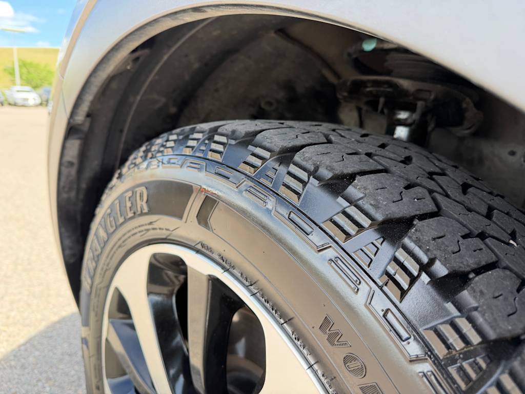 Thumbnail: 2016 Kia Sorento - 18