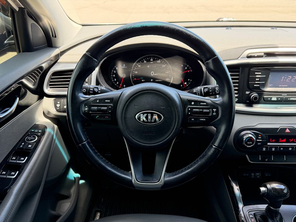 Thumbnail: 2016 Kia Sorento - 6