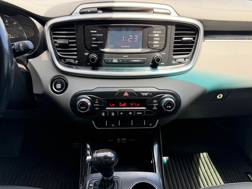 Thumbnail: 2016 Kia Sorento - 10