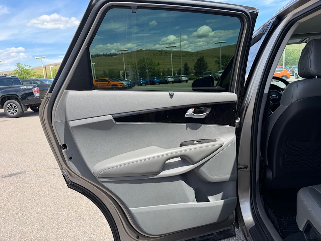 Thumbnail: 2016 Kia Sorento - 25