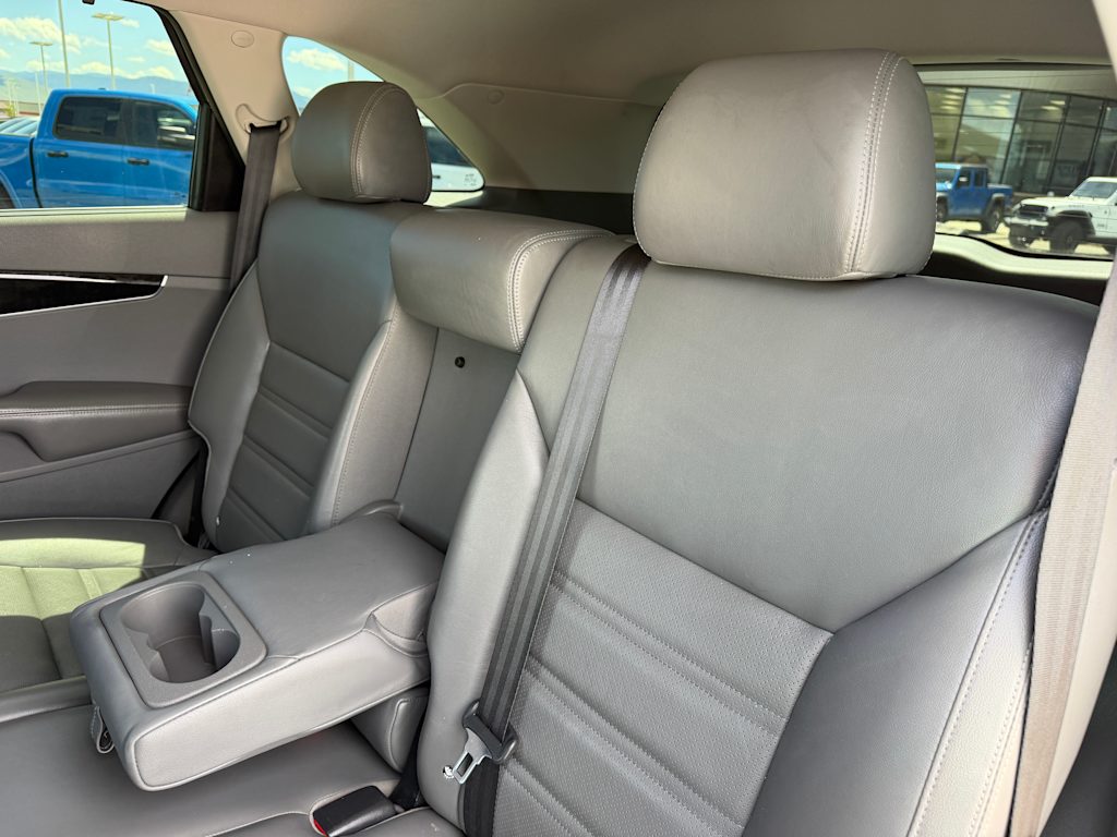 Thumbnail: 2016 Kia Sorento - 8