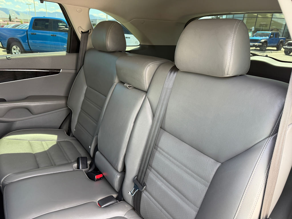 Thumbnail: 2016 Kia Sorento - 28