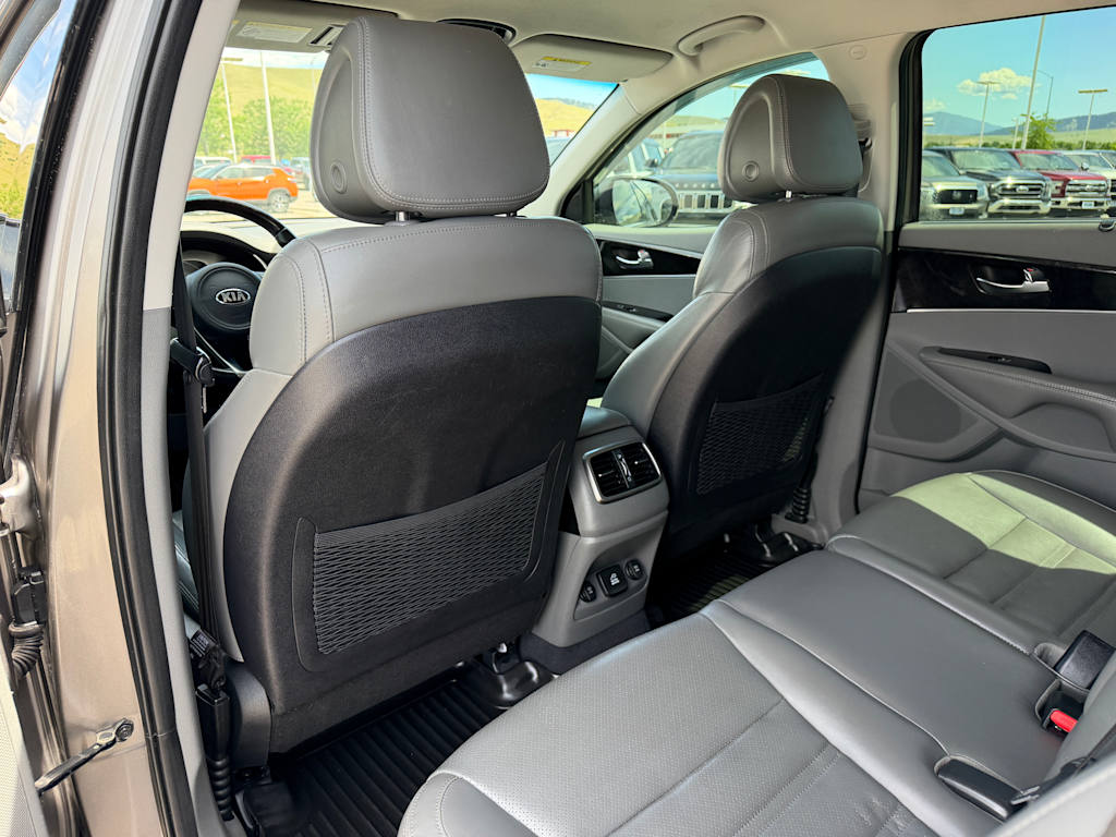 Thumbnail: 2016 Kia Sorento - 29