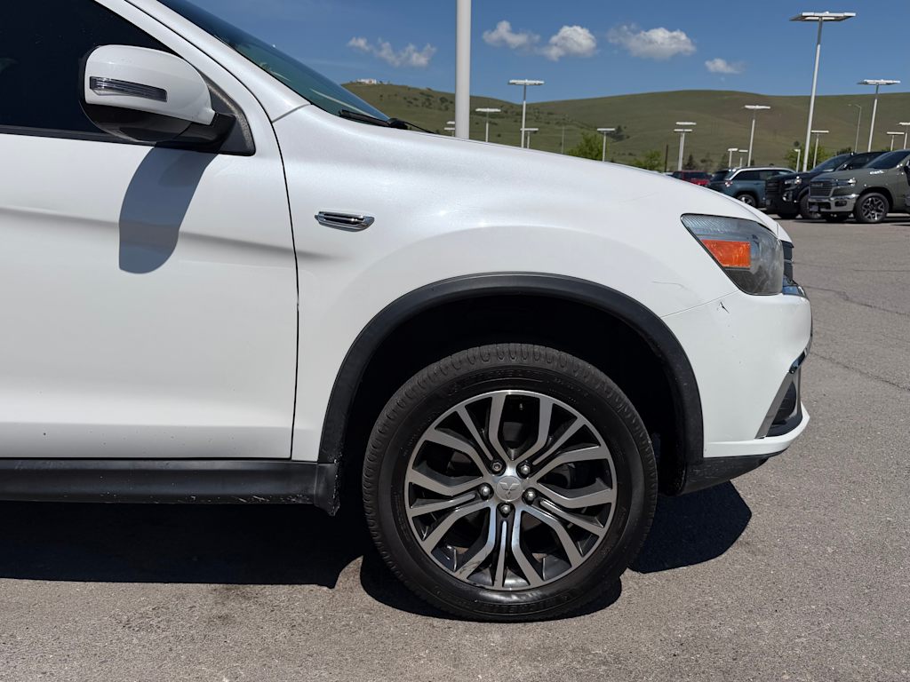 Thumbnail: 2018 Mitsubishi Outlander Sport - 5