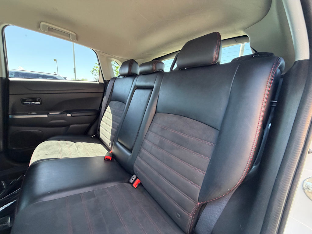 Thumbnail: 2018 Mitsubishi Outlander Sport - 24