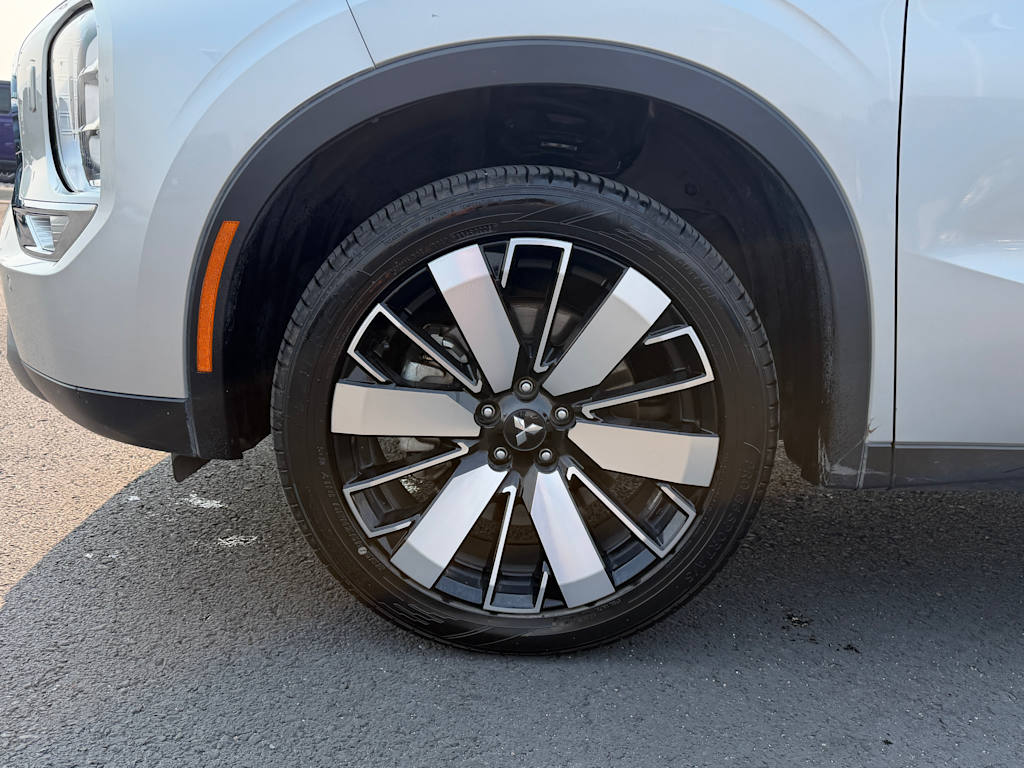 Thumbnail: 2025 Mitsubishi Outlander - 6