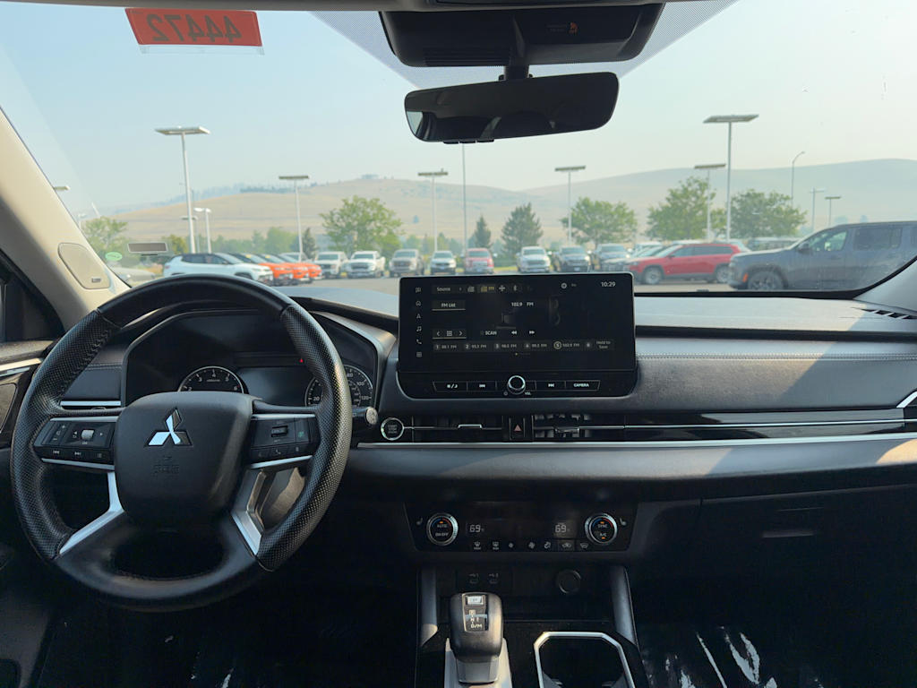 Thumbnail: 2025 Mitsubishi Outlander - 2