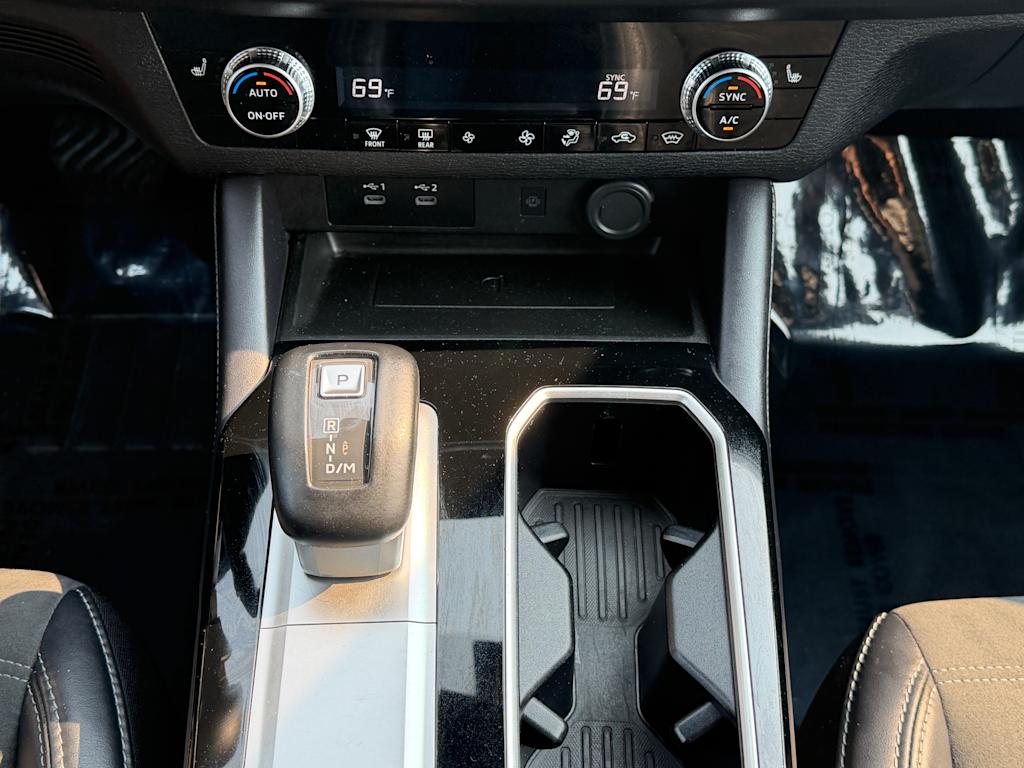 Thumbnail: 2025 Mitsubishi Outlander - 12
