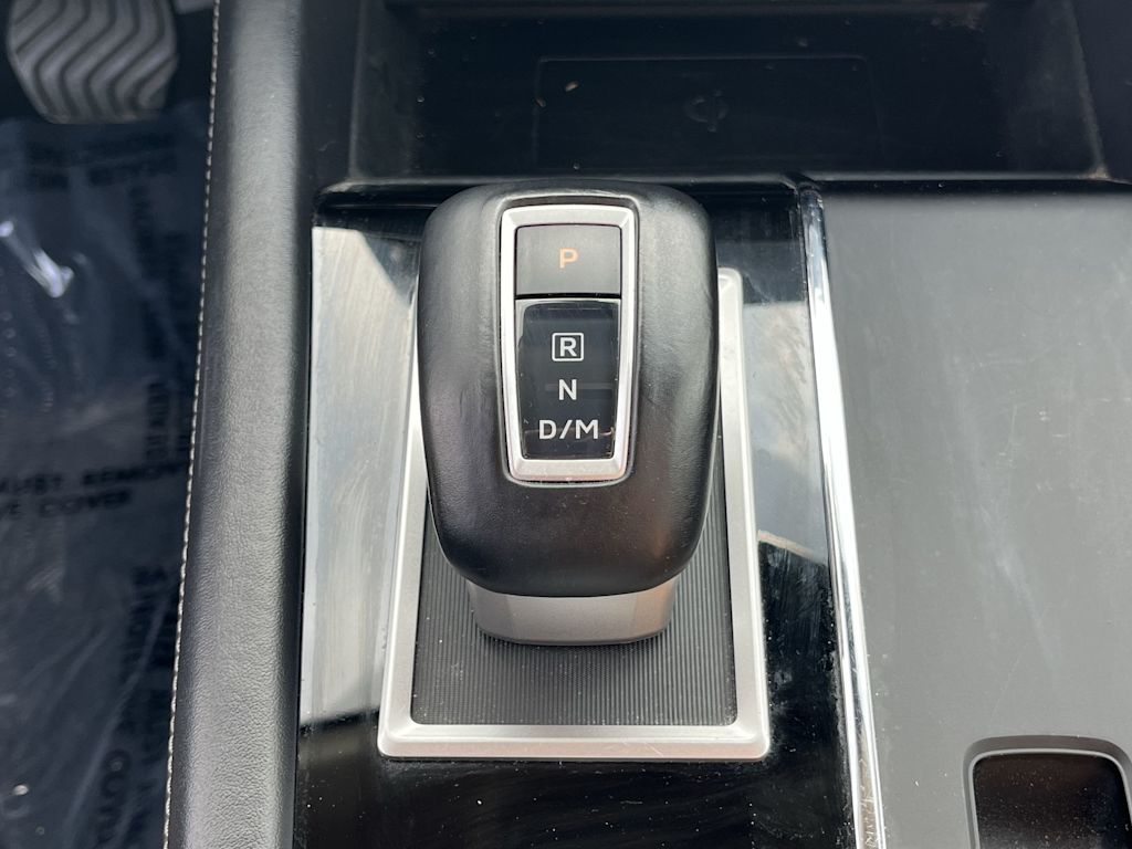 Thumbnail: 2024 Mitsubishi Outlander - 16