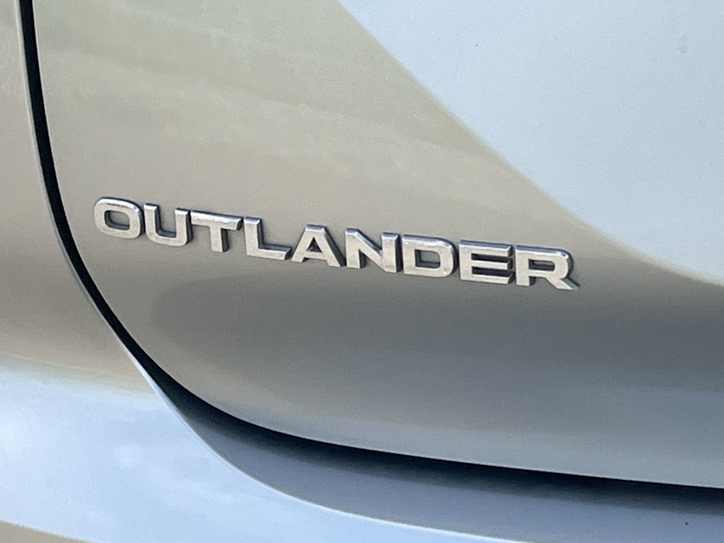 Thumbnail: 2024 Mitsubishi Outlander - 7