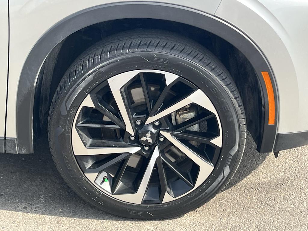 Thumbnail: 2024 Mitsubishi Outlander - 8