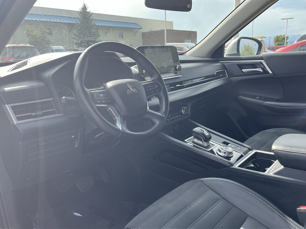 Thumbnail: 2024 Mitsubishi Outlander - 2