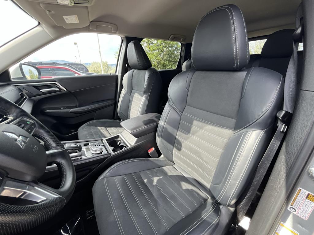 Thumbnail: 2024 Mitsubishi Outlander - 11