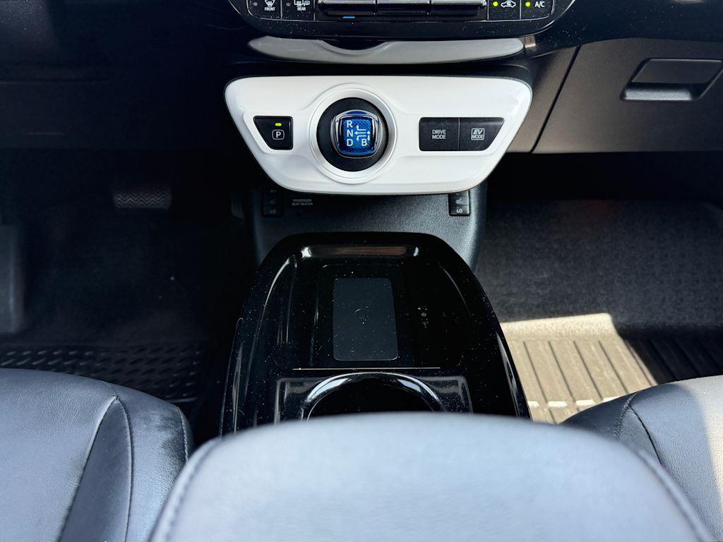 Thumbnail: 2017 Toyota Prius - 11