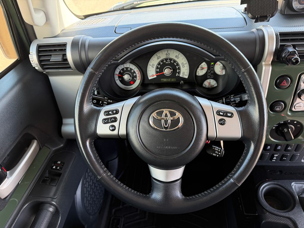 Thumbnail: 2014 Toyota FJ Cruiser - 7
