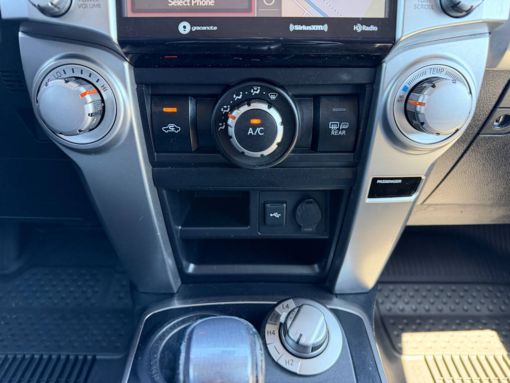Thumbnail: 2020 Toyota 4Runner - 22