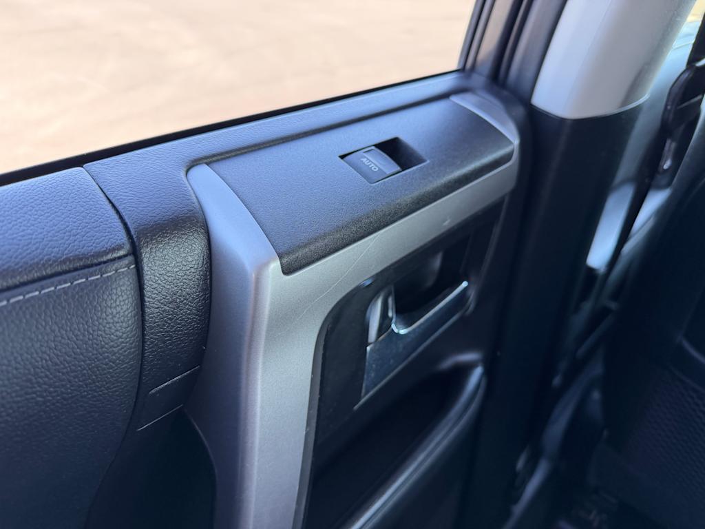Thumbnail: 2020 Toyota 4Runner - 26