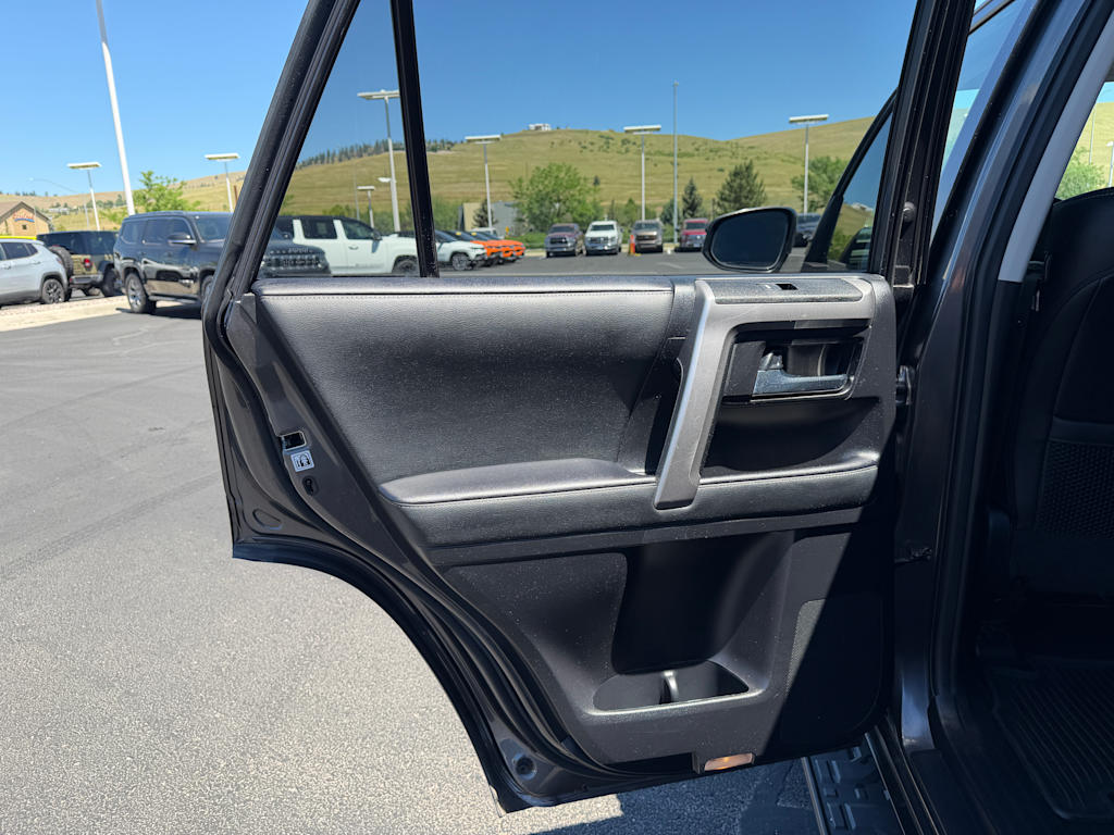 Thumbnail: 2020 Toyota 4Runner - 24