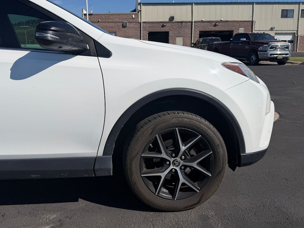 Thumbnail: 2018 Toyota RAV4 - 5